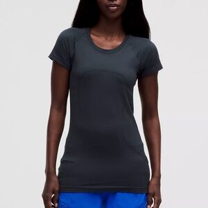 Lululemon Swifty Tech 2.0 Hips Length Classic Navy Short Sleeve Women's Top